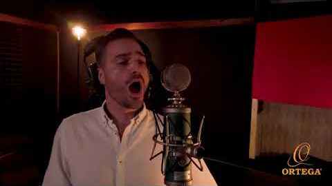 Mia Luna Amata studio music video